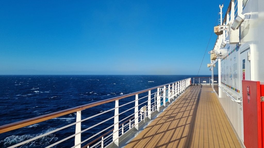 Costa Diadema Außenpromenade