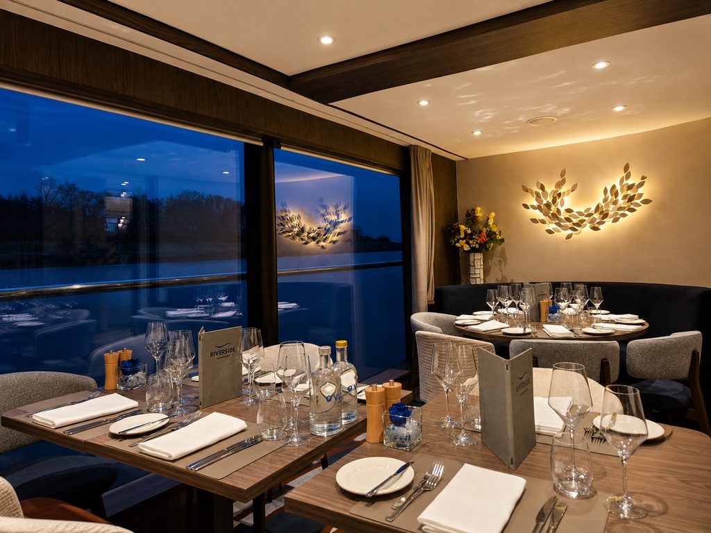 Elegantes Riverside Restaurant